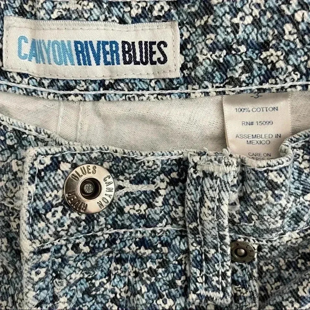 Canyon River Blues Blue Floral Print Jean Shorts Cotton - Picture 3 of 3